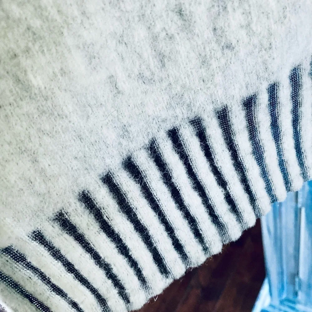 TARA Vao Gray Wool Poncho